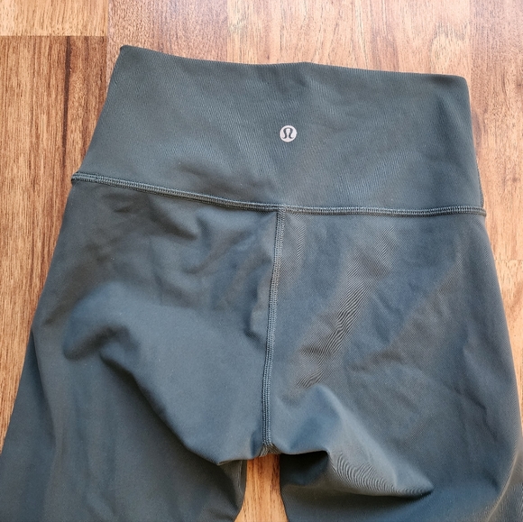 Lululemon Cropped Leggings Workout Pants Green Women's Size 4 - Picture 5 of 10